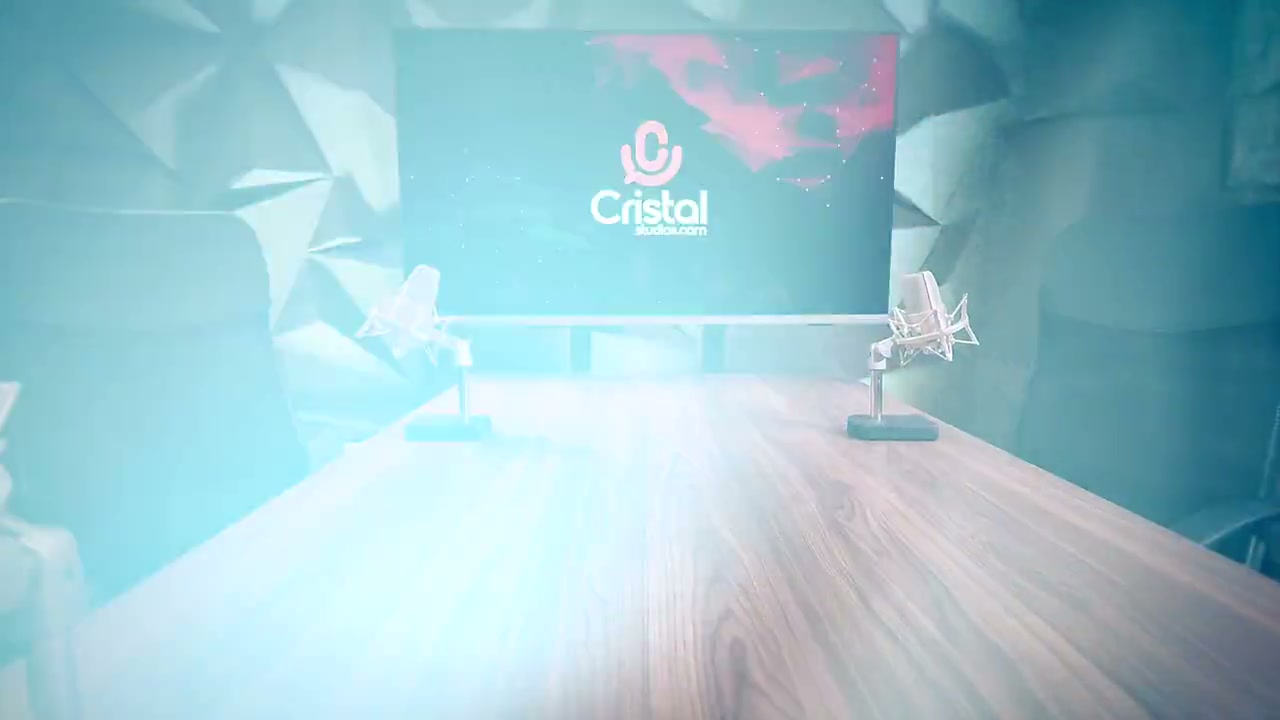 Estúdio com painéis acústicos e tela exibindo a marca Cristal Studios